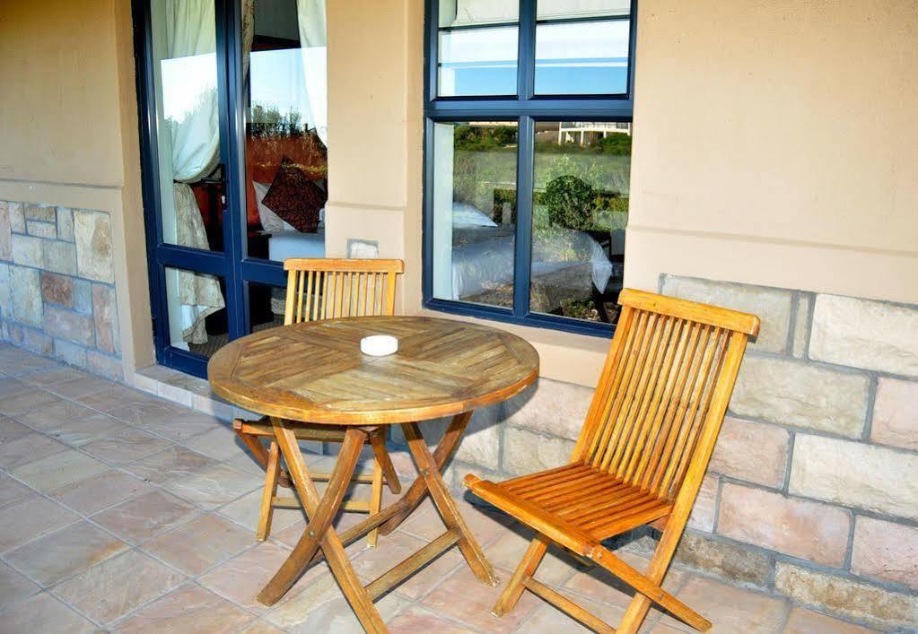At Atlantic Country house *